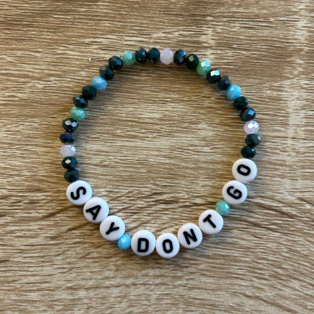 Taylor Swift 1989 vault track friendship bracelet